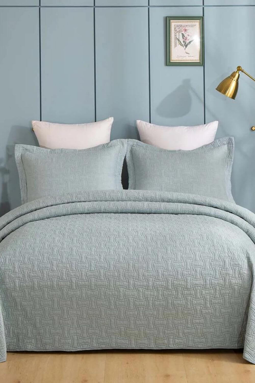 Classic Quilts Embroidered Quilt- King