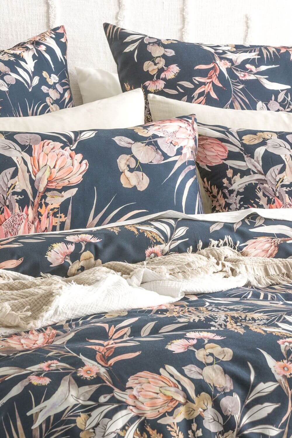 Renee Taylor Waratah Quilt Cover Set - Queen