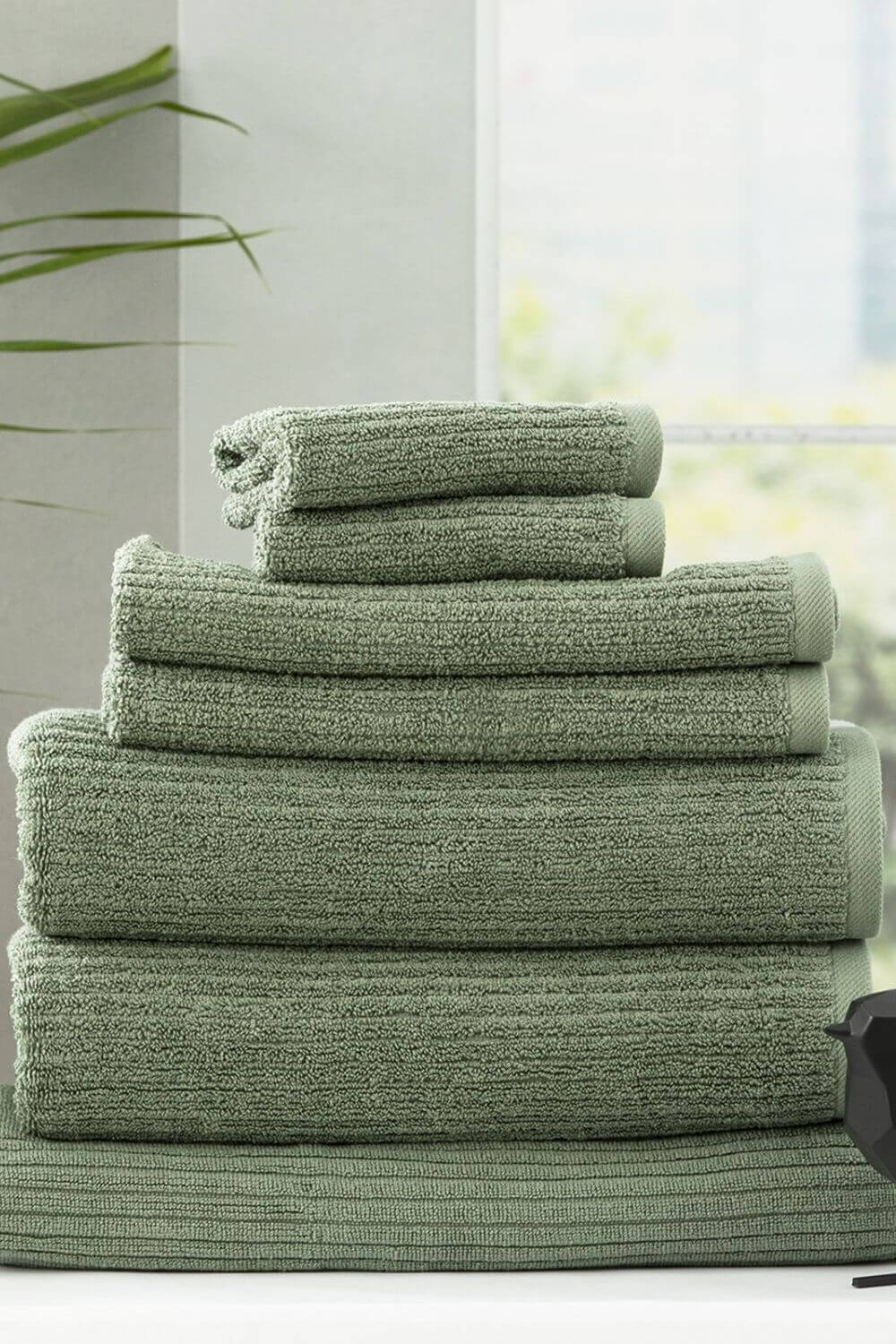 Renee Taylor Cobblestone Cotton Ribbed Bath Towel