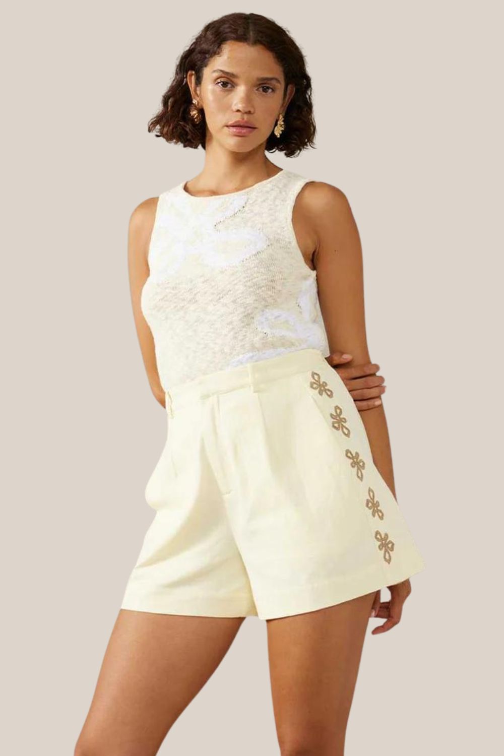 Mon Renn Voyage Embroidered Short