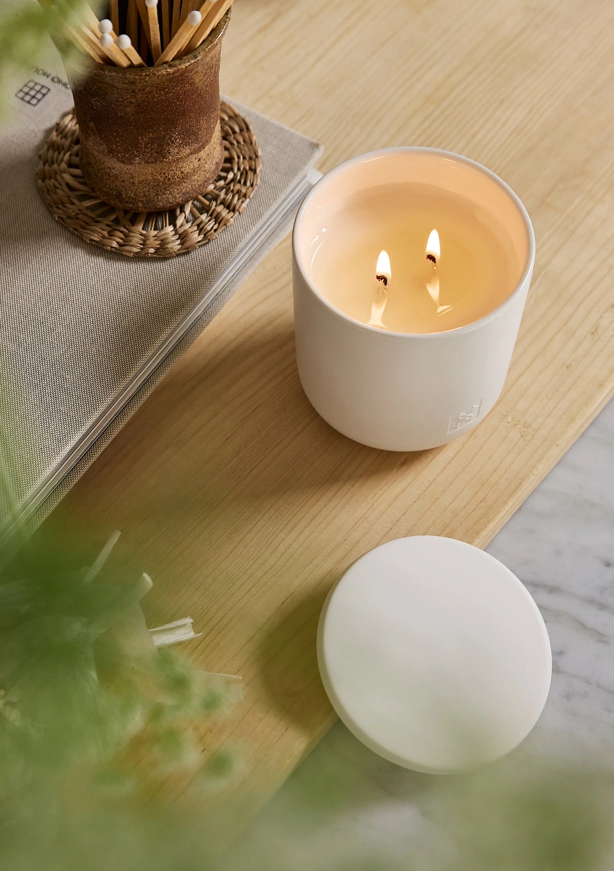 Circa Cotton Flower & Freesia Candle 300g