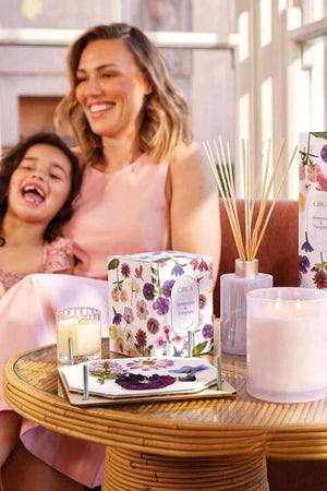 Circa Honeysuckle & Frangipani Candle 60g