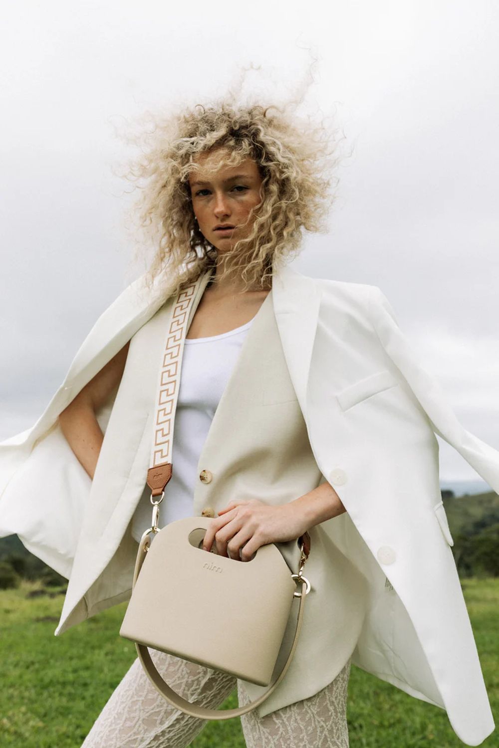 Nim The Label Shoulder Strap