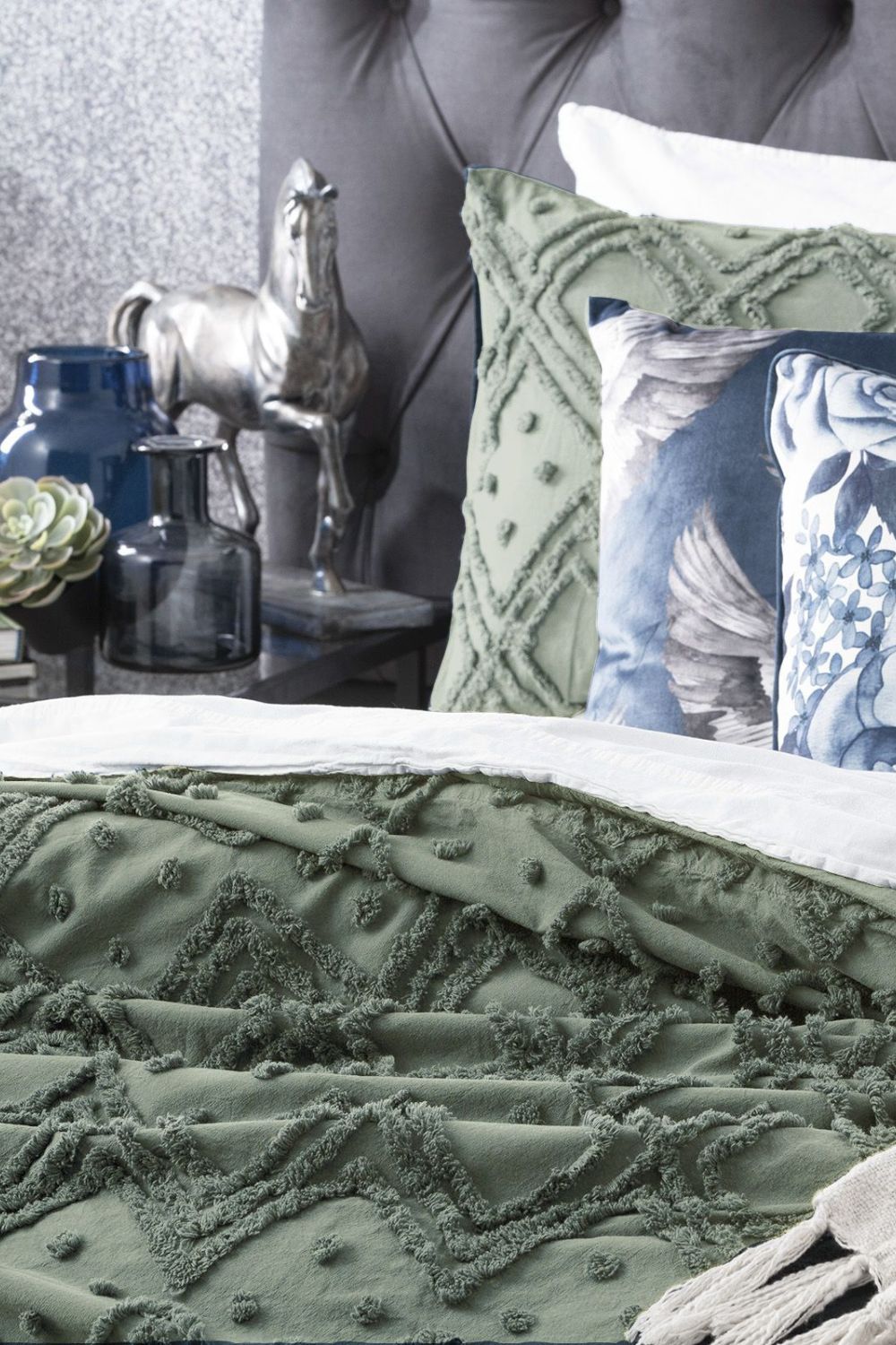 Park Avenue Medallion Cotton Vintage Washed Tuffted Quilt cover Set - Queen