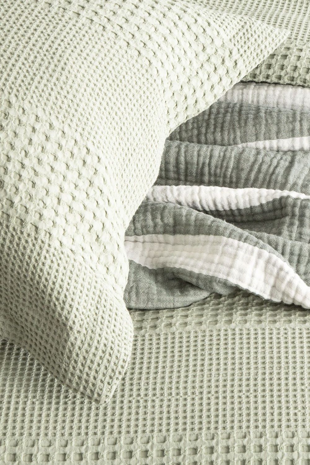 Renee Taylor Elegance Waffle Cotton Quilt Cover Set - Queen