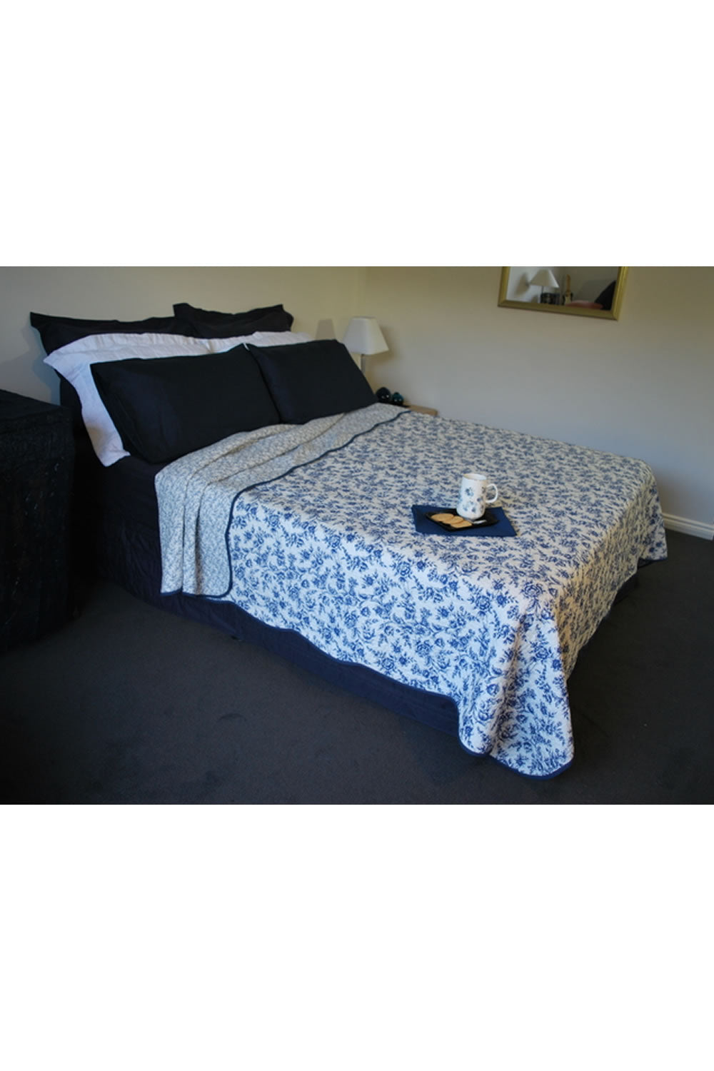 Classic Quilts Blue Royale Quilt - Super King