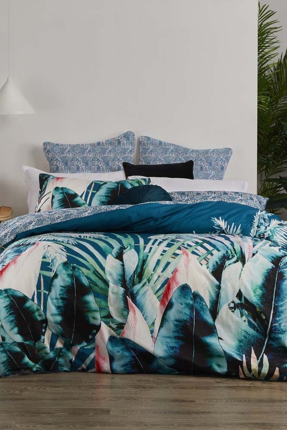 Logan & Mason Mauritius Quilt Cover Set- Super King