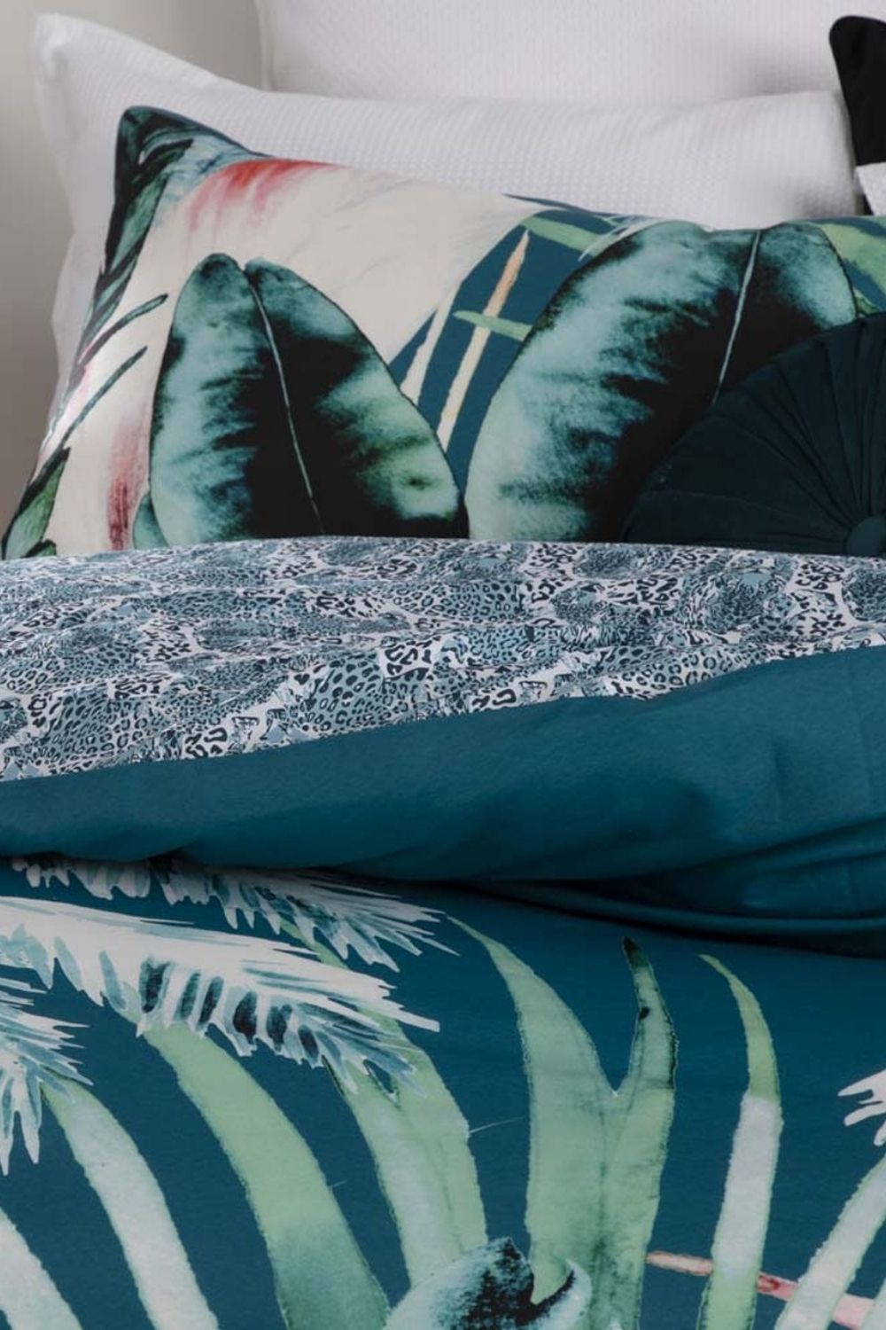 Logan & Mason Mauritius Quilt Cover Set- Super King