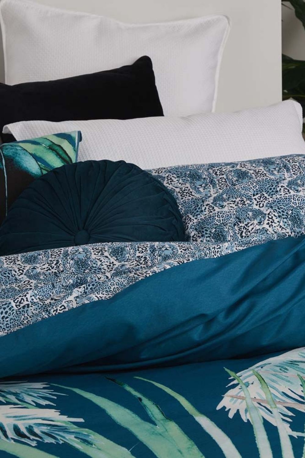 Logan & Mason Mauritius Quilt Cover Set- Super King