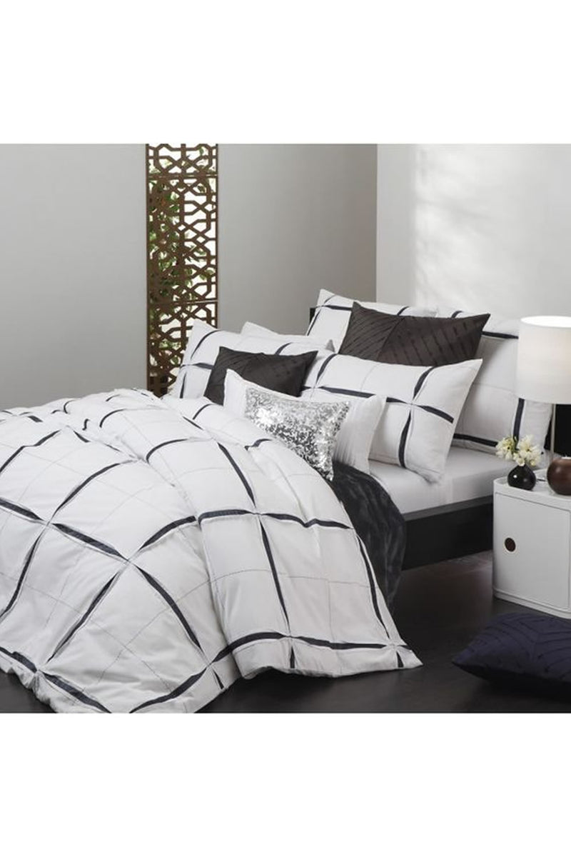 Logan & Mason Platinum Cooper Quilt Cover Set- Super King